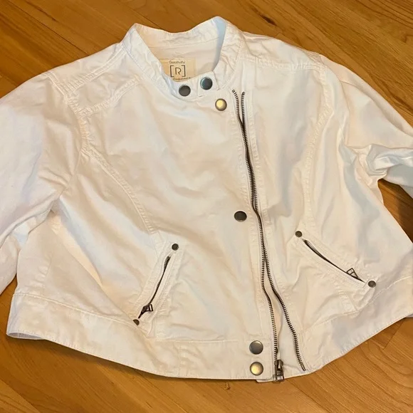 Relativity White Jacket - Picture 2 of 4